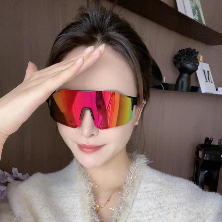 Fashionable Unisex Outdoor Sport Sunglasses: Trendy Colorful Goggles for Cycling & Climbing