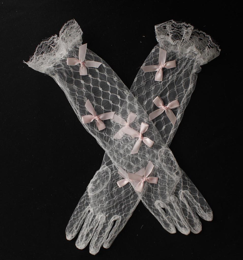 White Lace Flower Mesh Gloves for Bridal Wedding or Party Photos