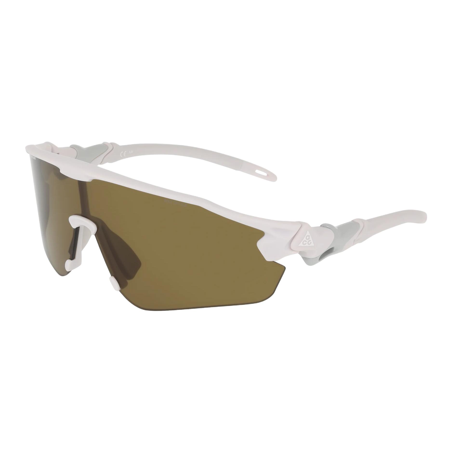 

Nike ACG Frame Series Logo Injection Molded Irregular Shape Sunglasses Unisex sunglasses White NKIQ9340X-7119012 Basic Packaging+Black, Hard Box (Free),71,White