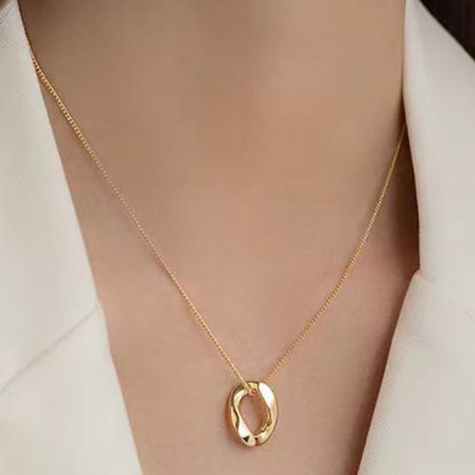 Minimalist Versatile Water Drop Necklace 18K Gold Titanium Steel Necklace Color Retaining Autumn And Winter Necklace Sweater Chain