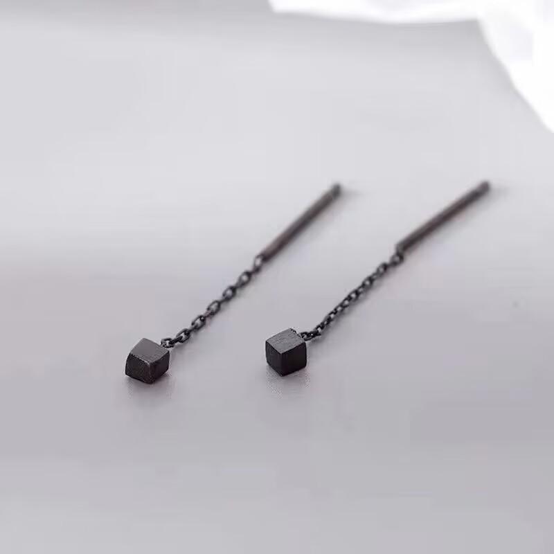 Minimalist Square Stud Earrings – Trendy, Comfortable, Sleep-Friendly Ear Jewelry for Women