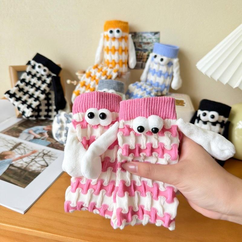 Creative Winter New Fun Magnet Big Eyes Holding Hands Couple Long Socks Dopamine Warm And Comfortable Long Socks Gifts