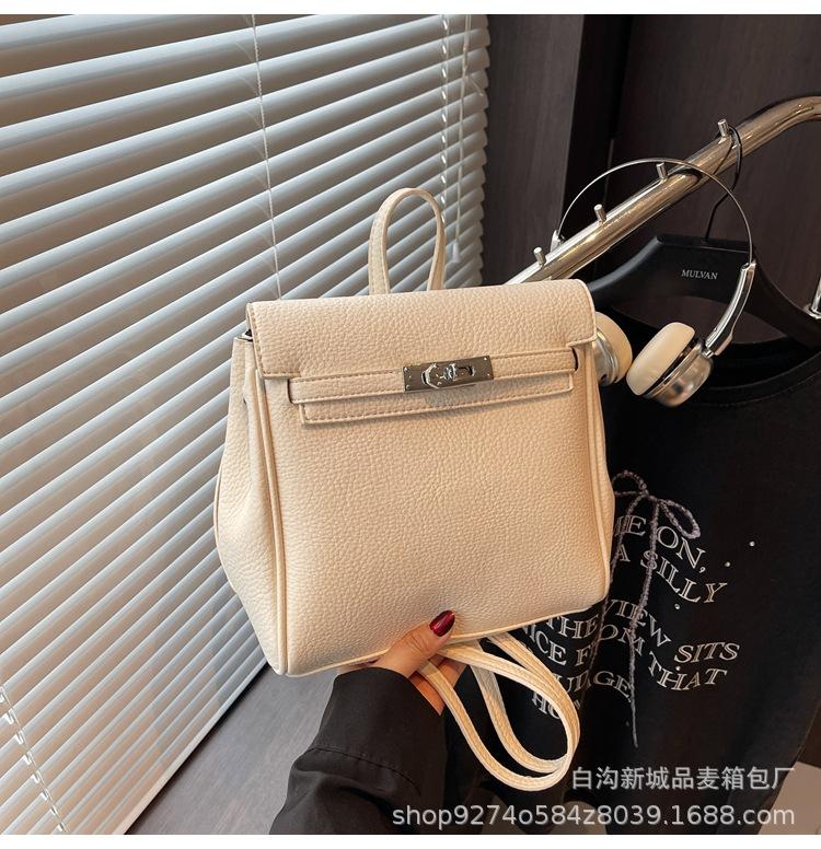 

Kelly women s bag 2025 spring and summer new trendy high-end texture backpack women s fashion backpack foreign style travel schoolbag белый