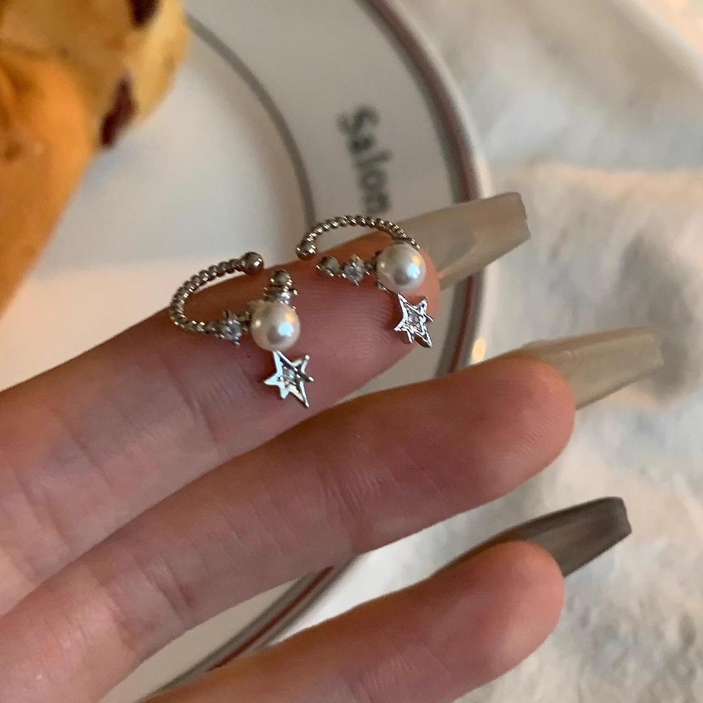 Elegant Six-Pointed Star Ear Clip: Unique, No-Piercing Cartilage Earring for a High-End Look