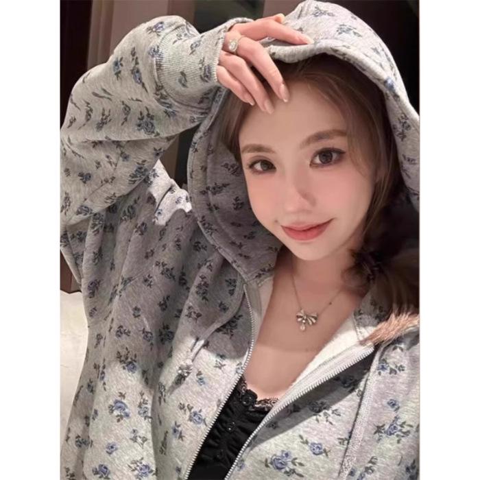 

Женский серый кардиган с цветочным принтом и капюшоном — весна/осень 2024 г., свободный облегающий крой, объемная толстовка на молнии. 2XL (For 150-170 jin) светло-серый