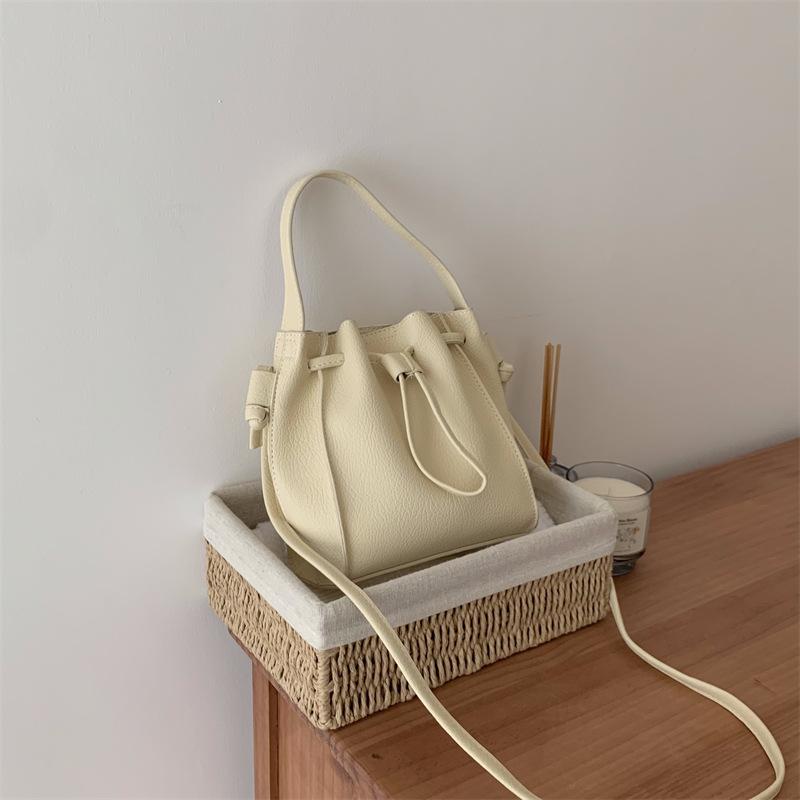 Новые сумки-ведра с завязками на завязках — фото 10