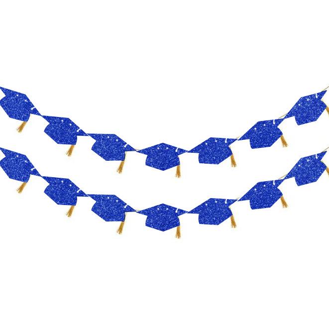 Banner Strălucitor de Absolvire - 'Suntem Atât de Mândri de Tine' cu Design de Tocă