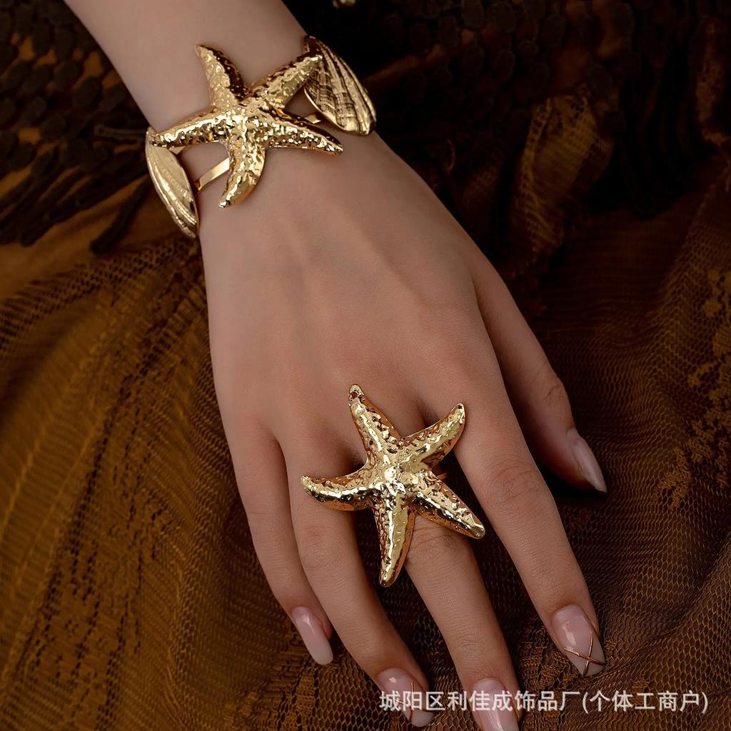 Bohemian Gold Color Metal Starfish Bangle Ring for Women Beach Vacation Shell Finger Ring Bracelet Accessories Zircon Set Gifts