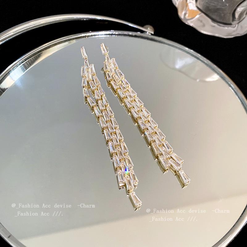 S925 Silver Needle Rhinestone Tassel Earrings - Exquisite Long Claw Chain with Colored Diamonds, European & American Style