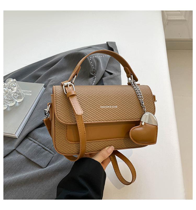 

Fashion trend messenger women s bag 2025 new ins personalized simple handbag simple texture shoulder bag коричневый