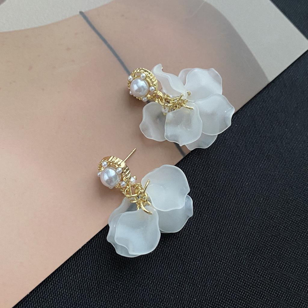 Dongdaemun Tulip Petal Earrings Premium Butterfly Flower Stud Earrings Sweet Small Fresh Flower Earrings