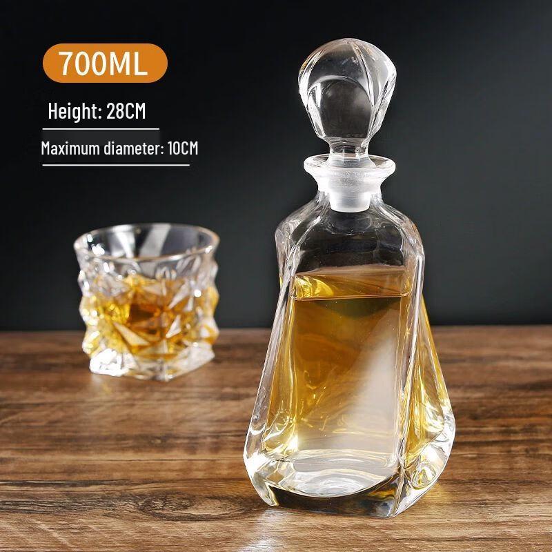 Elegant Crystal Glass Whiskey Decanter