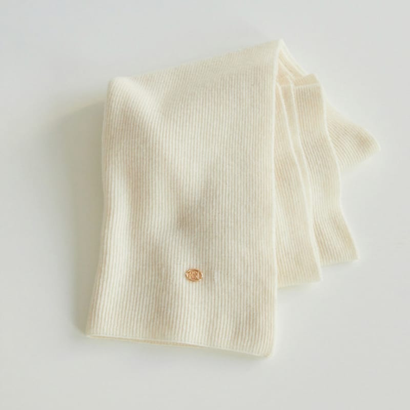 

The Raust Cashmere Muffler IVORY F