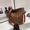 Deerskin Velvet Leopard Print Large-capacity Bag Women's 2025 New Trendy Korean Niche Bucket Bag Versatile Shoulder Armpit Bag