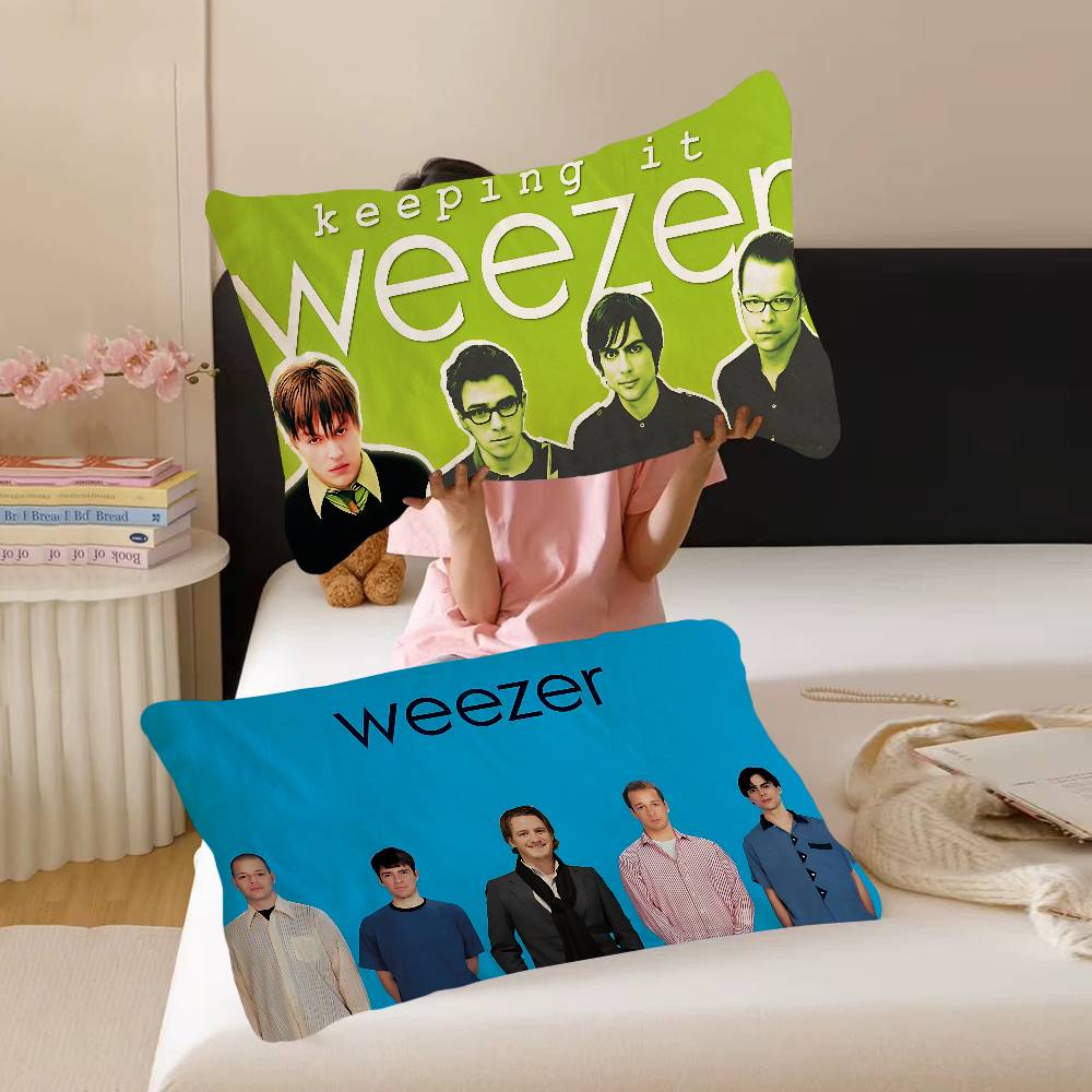 Classic Alternative Rock Band W-Weezer Quick-Drying Polyester Pillowcase, Non-Slip, With A Secure Design New Style Anti-Scalp
