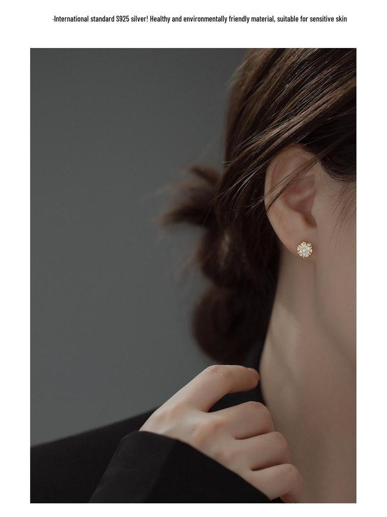 Banyan Tree S925 Silver Snowflake Earrings: Rotatable, Diamond-Studded, Luxury Winter Trend for Women.