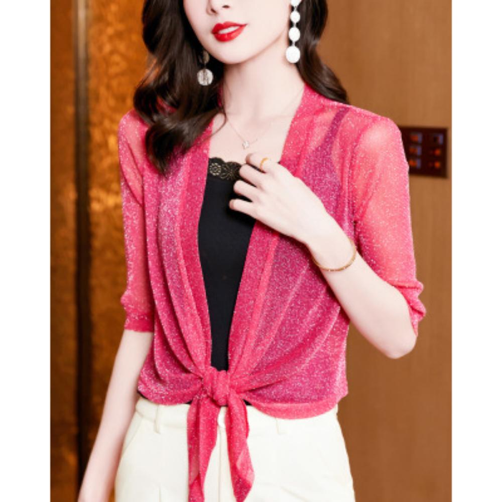 A Small Shawl Paired with a Summer Camisole Skirt and a Top Jacket for a Short Summer Cardigan and a Large Loose Top