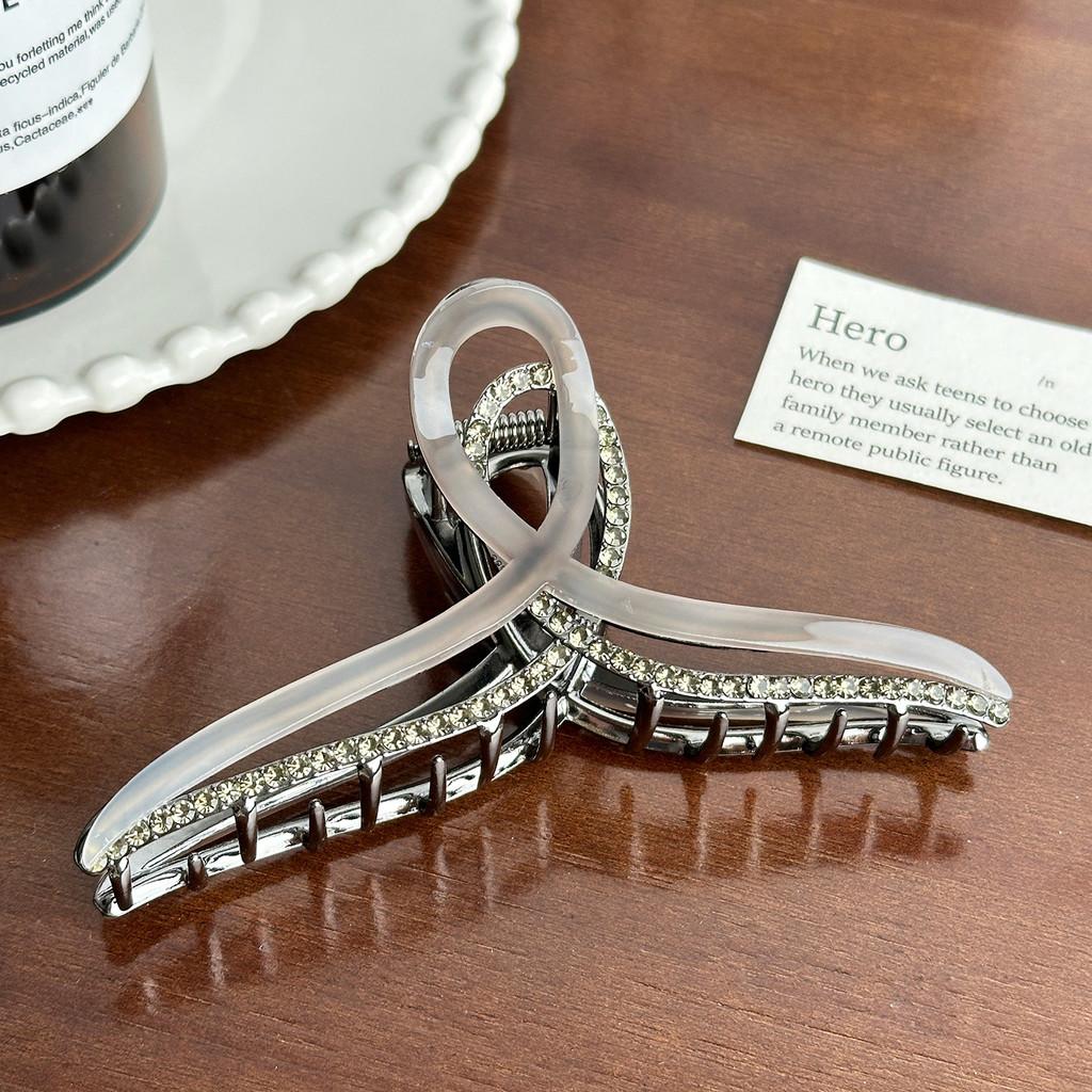 Premium Quality Metal Hair Claw Clip With Sparkling Rhinestones For Fashionable Looks
