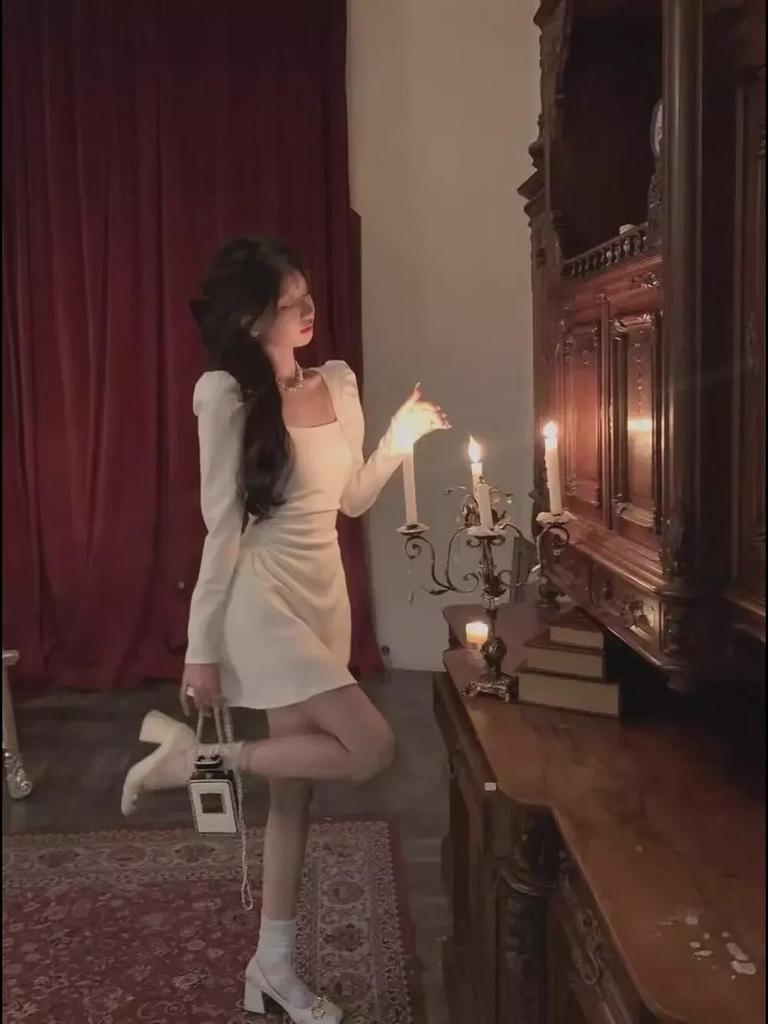 Elegant French Square Neck Dress - Women's Autumn 2023 Waist-Slimming Long Sleeve