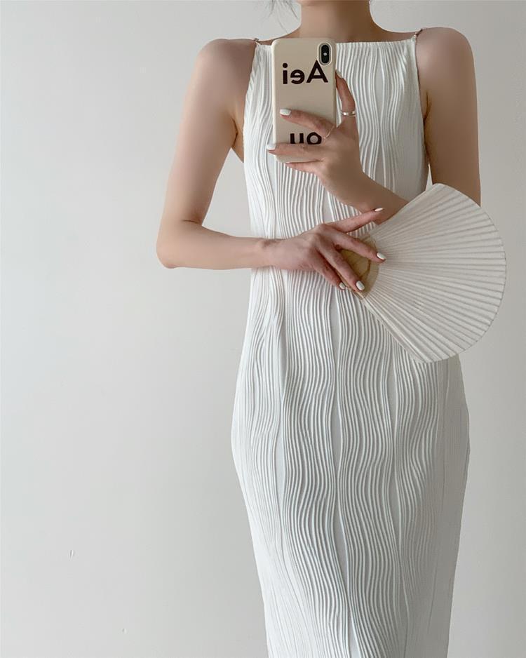 Waist-Cinching Textured Pearl White Maxi Dress - French Pearlescent Camisole Design