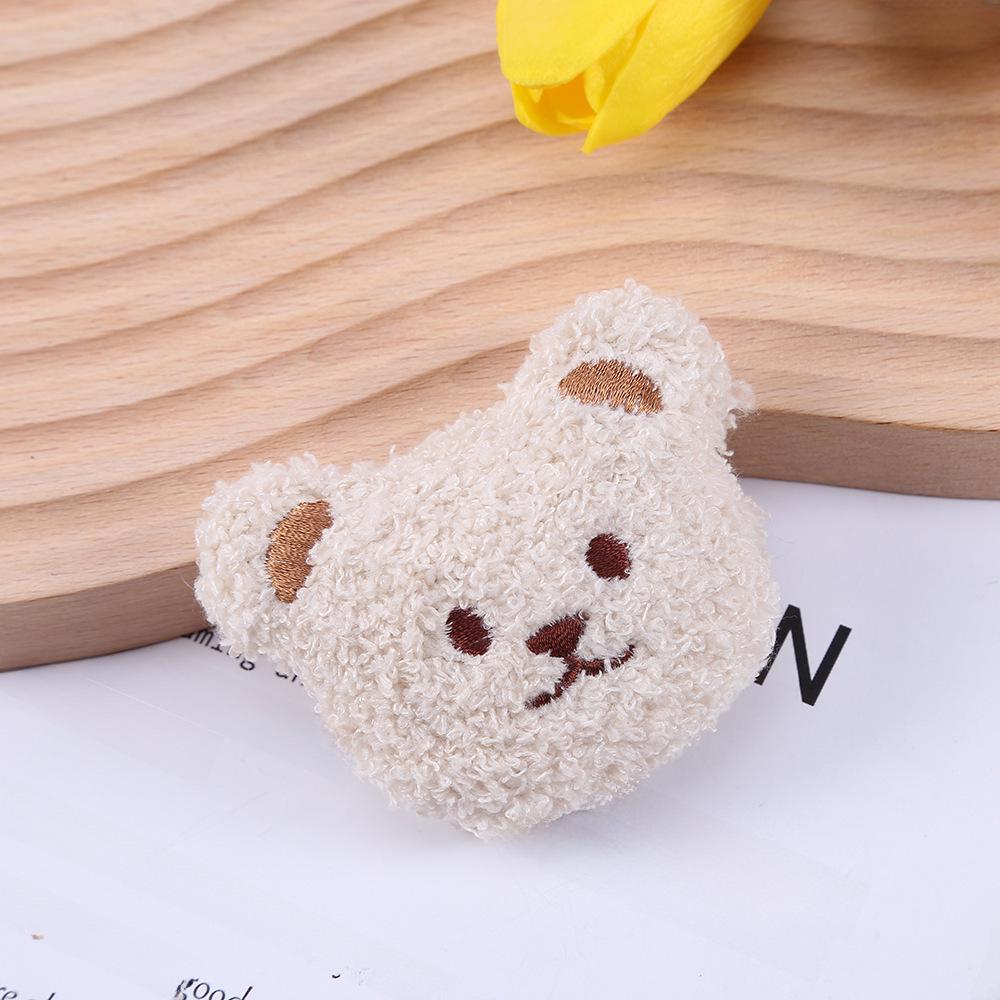 Cartoon-Plüsch-Bärenkopf-Brosche – süßes 3D-Accessoire für Herbst-/Winterkleidung und Hüte