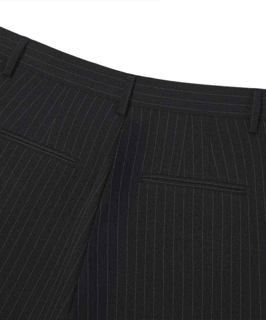 TRILLION One-Pleat Stripe Button Strap Wide Slacks [Black]
