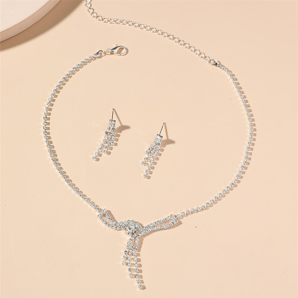 

Темпераментный набор из двух предметов: ожерелье и серьги, модный набор ожерелья и серег со стразами и зеркальным крестом