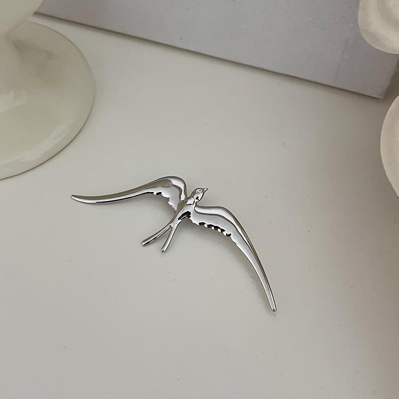 Stainless Steel Women s Swallow Brooch Glossy Metal Bird Swallow Brooch Suit Decoration Delicate Brooch Pin Accessories Gift