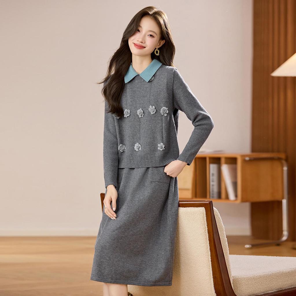 High-End Women's Knit Vest Dress Set with 3D Floral Design - Slimming Two-Piece for Fall/Winter