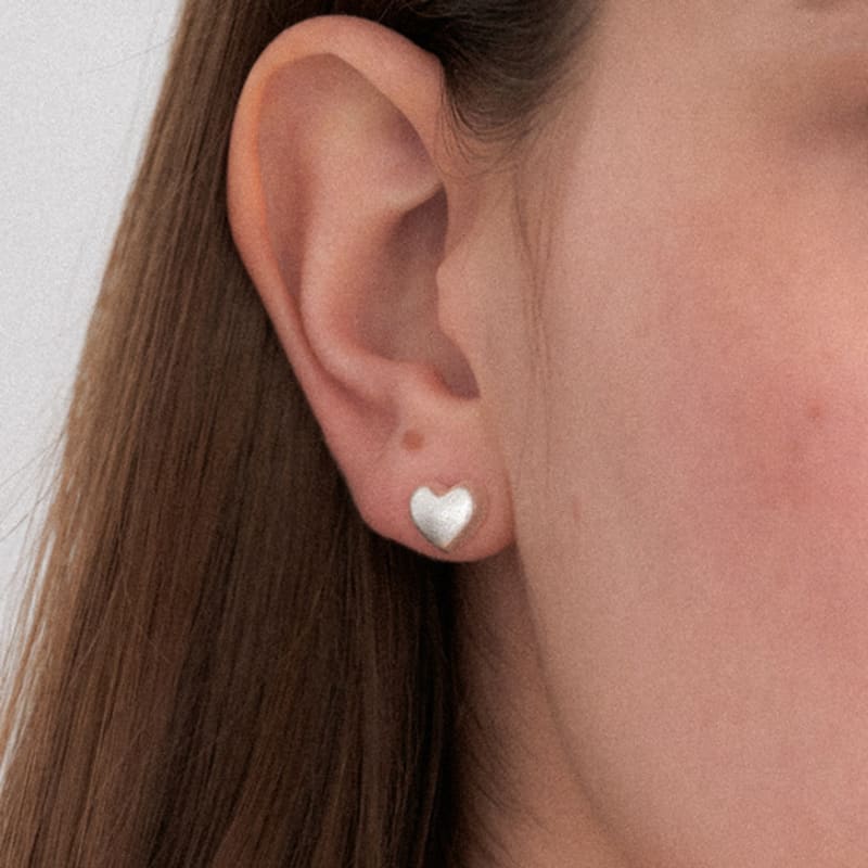 OVLA MATTE DAMAGE HEART EARRING_S JE029