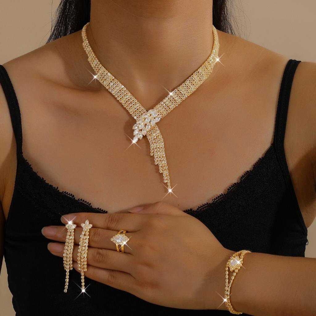 Autumn New Dress Dinner Jewelry, Exquisite Bridal Rhinestones Zircon Jewelry Necklace Earrings Bracelet Three-piece Set 2026