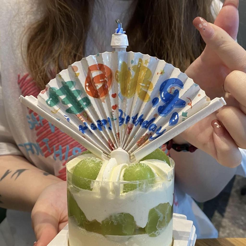 Fan-shaped Birthday Cake Surprise Candles - Funny Party Decoration for Kids