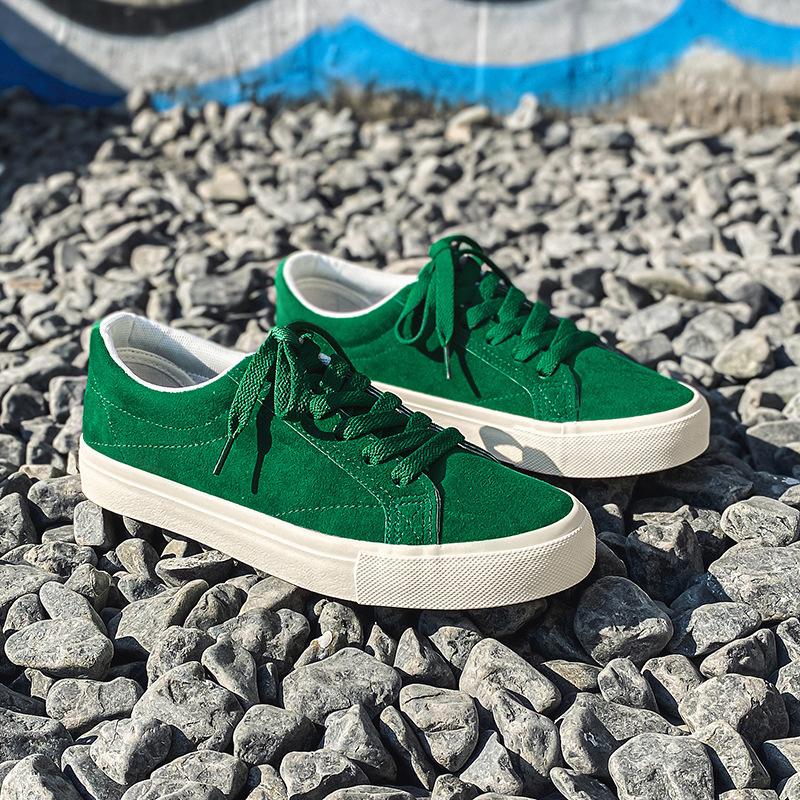 Spring New Shoes for Men Casual Shoes Faux Nubuck Flat Skateboard Shoes Street Fashion Color Lace-up Sneaker
