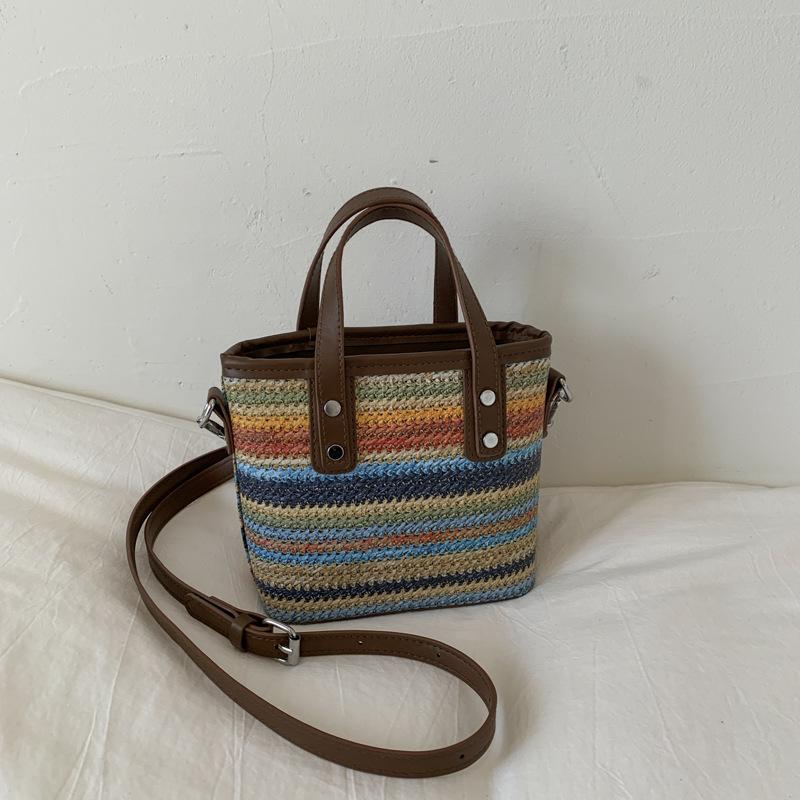 

Textured autumn pastoral style versatile vacation weaving fashion commuting personality leisure trend new messenger bag