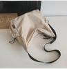 High-Capacity Retro Nylon Shoulder Bag - Unisex Fashionable and Versatile Handbag