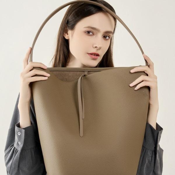 Cowhide Large-capacity Women's Bag Versatile Bucket Bag New Commuter Shoulder Bag Lazy Wind Tote Bag