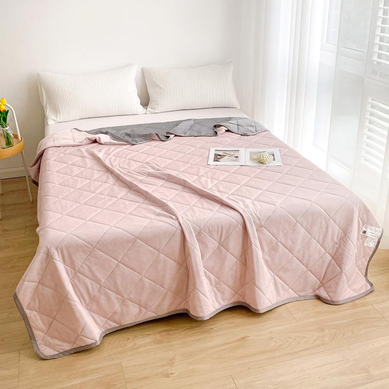 Cool Summer Quilt Solid Color Ice Silk Summer Quilt Single and Double Machine Washable Air Conditioner Gift Thin Quilt