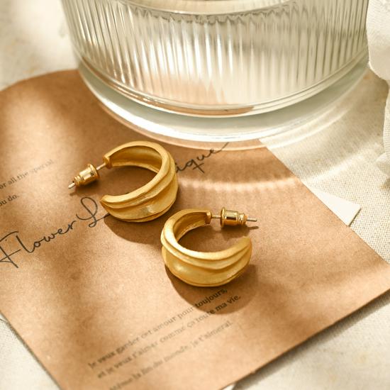 French Retro Gold-Plated Brass Earrings with Irregular Sandstone Particles and 925 Silver Needle.