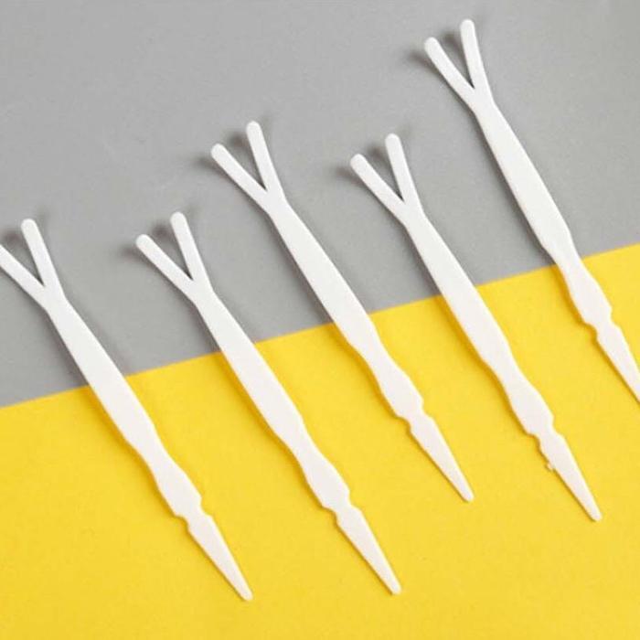 

Tianna Double Eyelid Clip Stick Y-Type (14135341)
