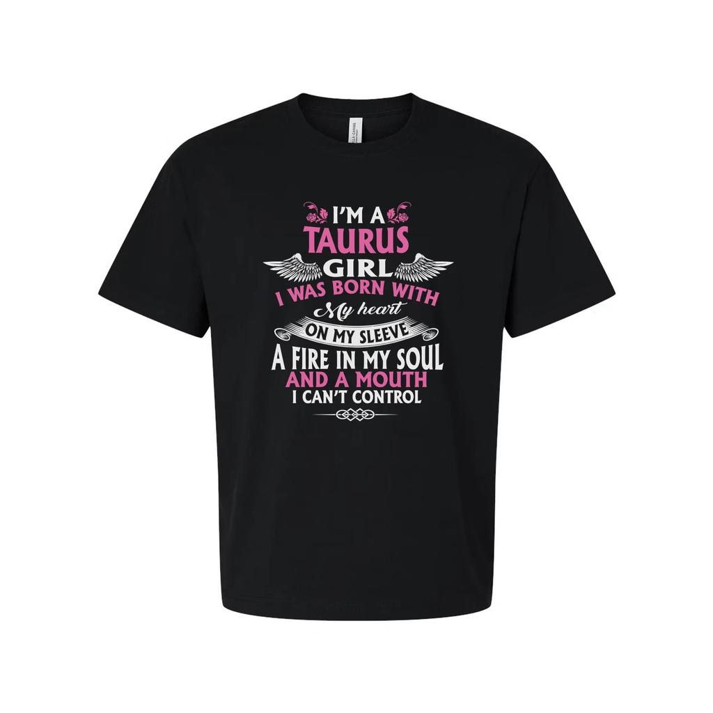 Taurus Mädchen Grafik T-Shirt Mit Sternzeichen Design Und Dem Spruch Ich Wurde Mit Meinem Herzen Geboren