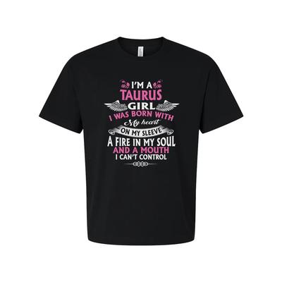 Taurus Mädchen Grafik T-Shirt Mit Sternzeichen Design Und Dem Spruch Ich Wurde Mit Meinem Herzen Geboren