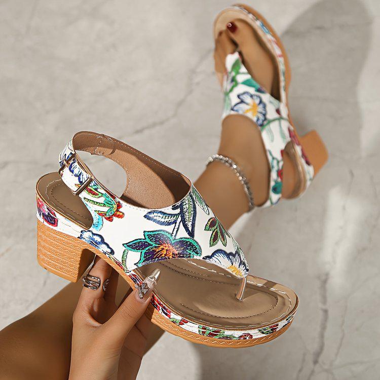 2024 Plus Size Chunky Heel Toe Ring Buckle Sandals – Retro Casual Women's High Heels for Summer