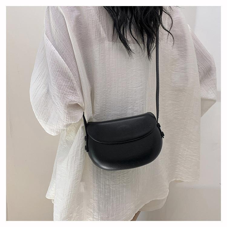 New Fashion Saddle Bag for Women Simple Style Faux Leather Shoulder Crossbody Purse Casual Commute Handbag