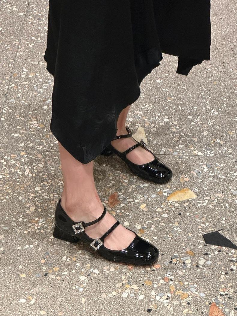 

Sheepskin version~ French rhinestone one-word buckle genuine leather Mary Jane shoes women s square head thick heel single shoes medium heel small l 40