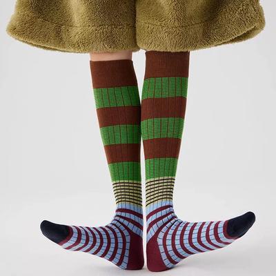 Herbst Winter Ins Mode für Frau Farbverlauf Gestreift Bunte Retro Wadensocken Baumwolle Hohe Röhre Weiche Sport Damen Casual Sox