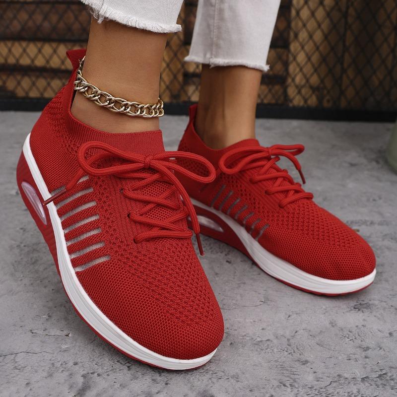 New Summer Casual Sports Shoes 2025 Fly Knit Women's Thick Sole Heightened Lightweight Plus Size Women's Shoes