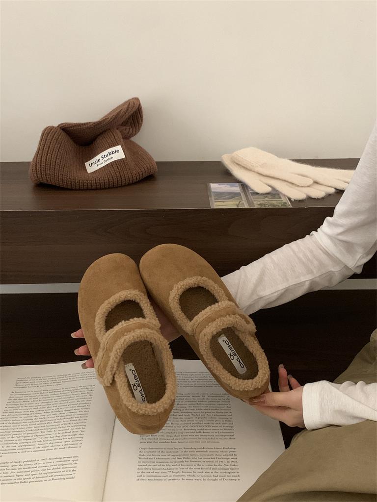 2025 autumn and winter new French retro round head Velcro warm fluffy shoes women's versatile Birkenstocks