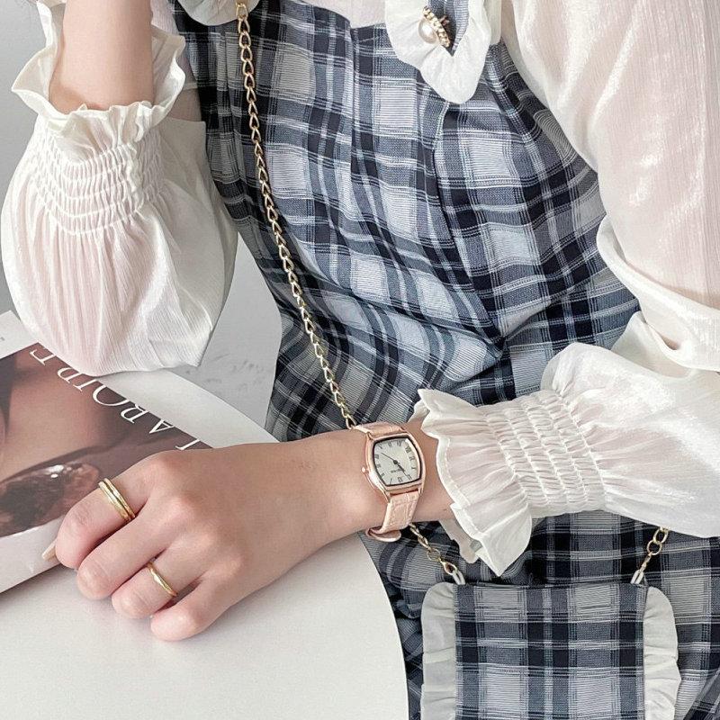 Retro Niche Watch Women'S Student High Value Light Luxury British Small Fragrant Wind Small Dial Women'S Quartz Watch