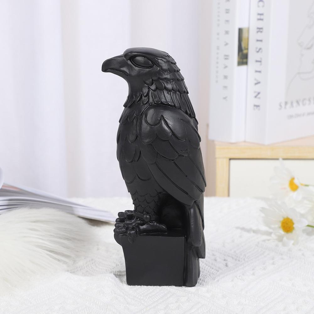 Realistic Hawk Desk Ornament Resin Crafts Falcon Statue Durable Animal Sculpture  for Friends Gift