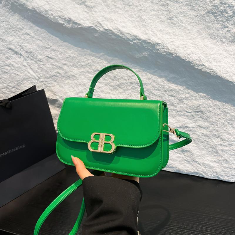 

2025 spring new fresh niche Korean version of foreign style underarm high sense fashion versatile single shoulder oblique span small square bag зелёный